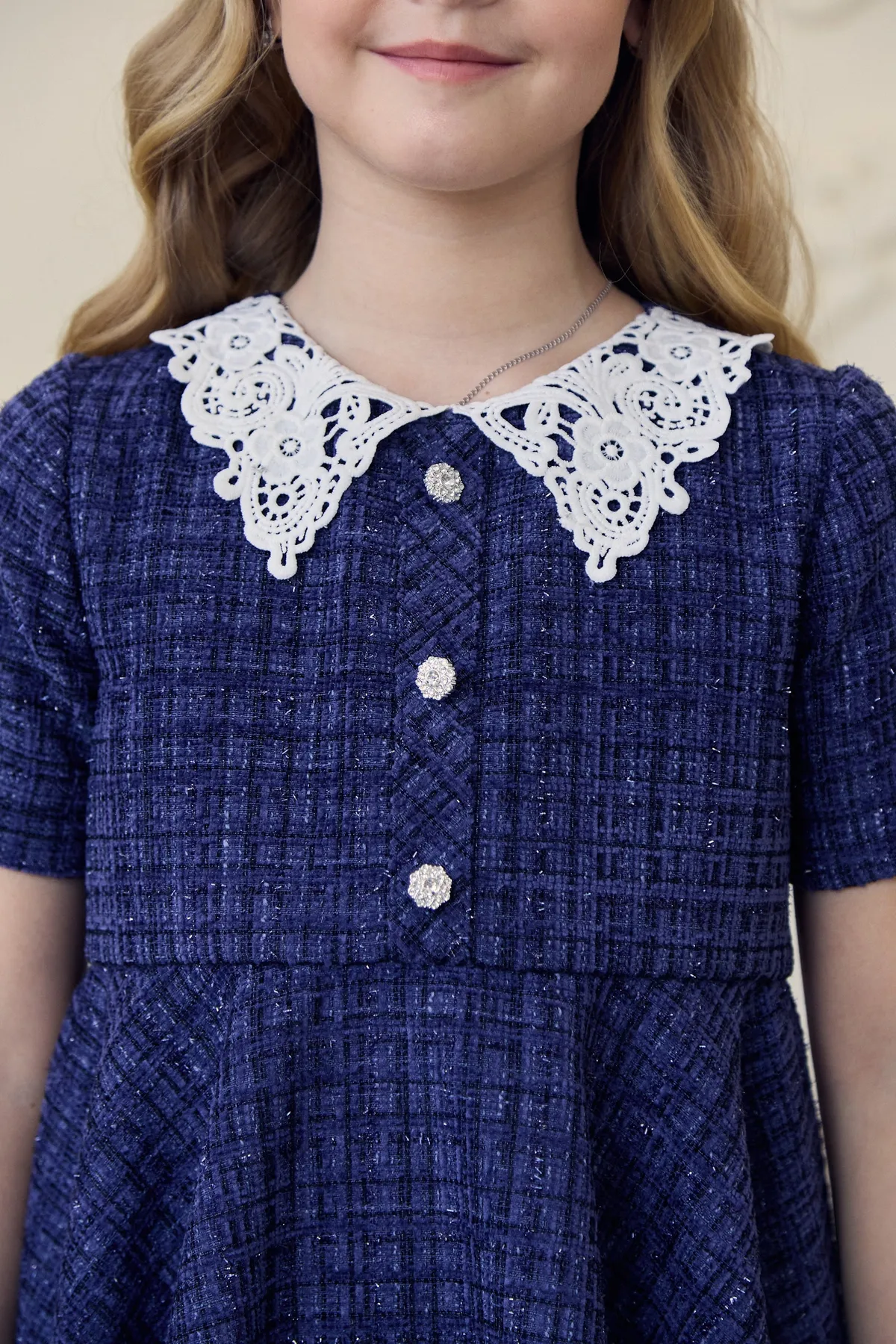 Tweed dress for girls: how to style it and care for it